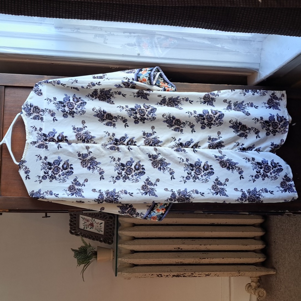 Lily White size S/M blue and white floral kimono - Picture 6 of 6